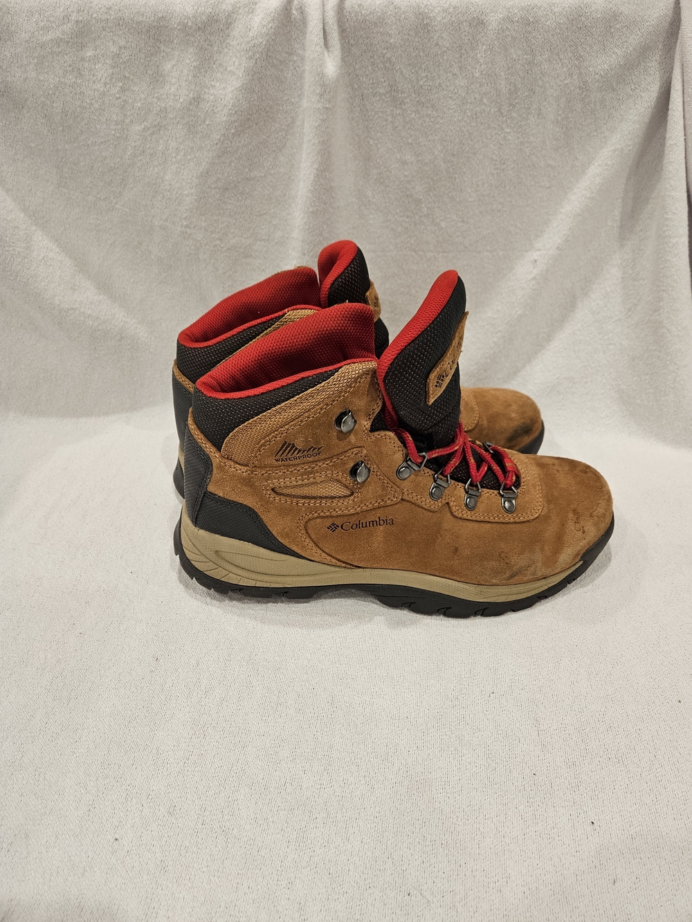 Columbia Brown Suede Hiking Booties with Red Lining - Picture 2 of 9